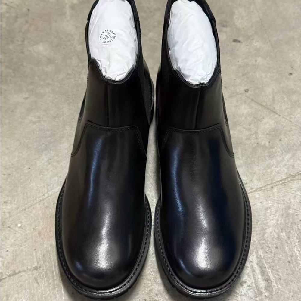 Ecco Women's Sleek Black Leather Booties